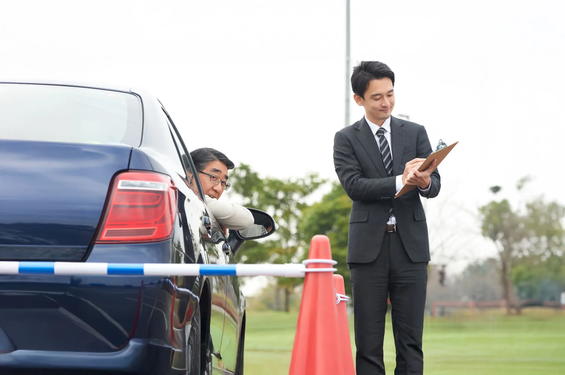 運転に自信がないペーパードライバーや初心者も、品川区のドライビングスクールで基礎から運転練習が可能