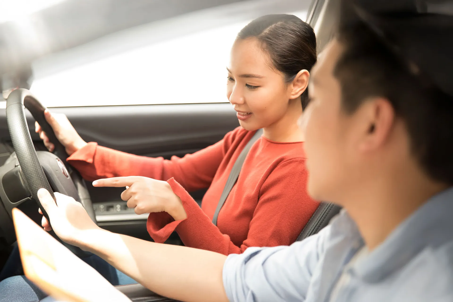 運転に自信がないペーパードライバーや初心者も、品川区のドライビングスクールで基礎から運転練習が可能