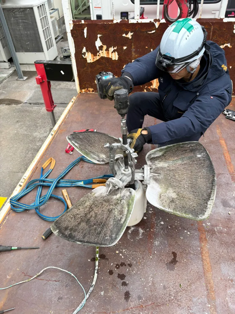 事例②の中身、ファンは再利用し、モーターは新しいものに交換しました。