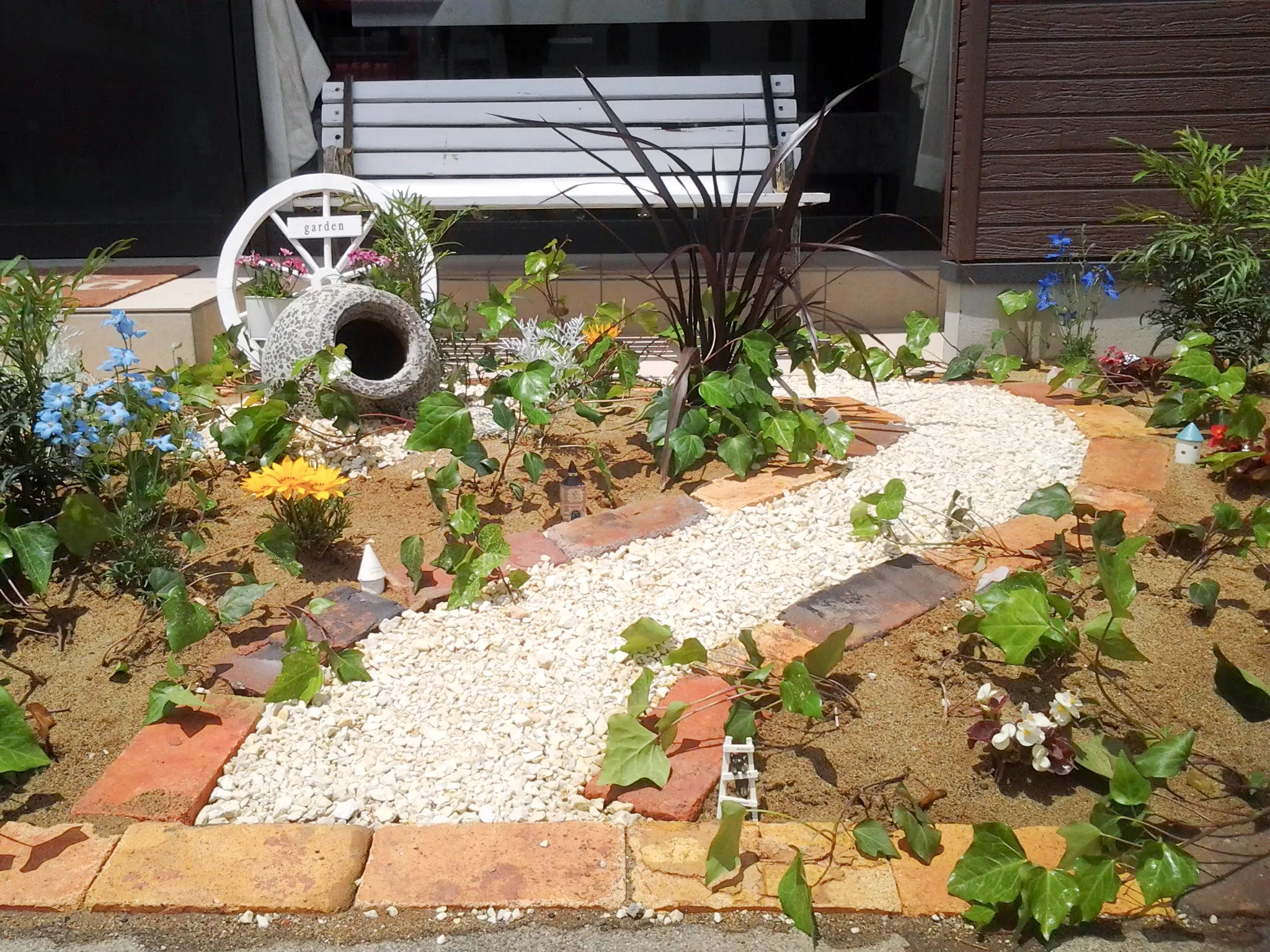 四日市市に拠点を置き、未経験スタートでも高収入を狙える外構工事スタッフの求人募集中です。