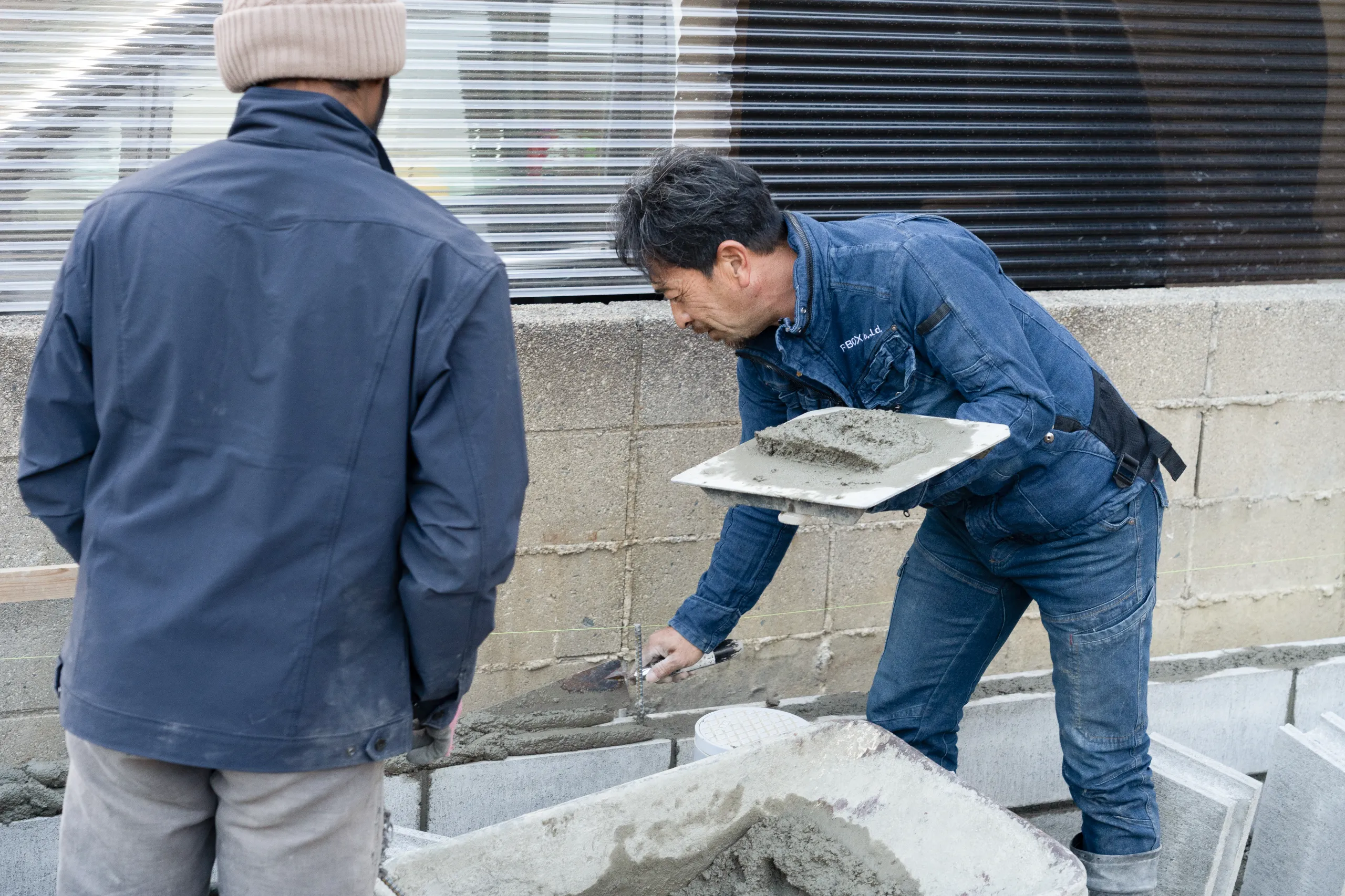 四日市市に拠点を置き、未経験スタートでも高収入を狙える外構工事スタッフの求人募集中です。
