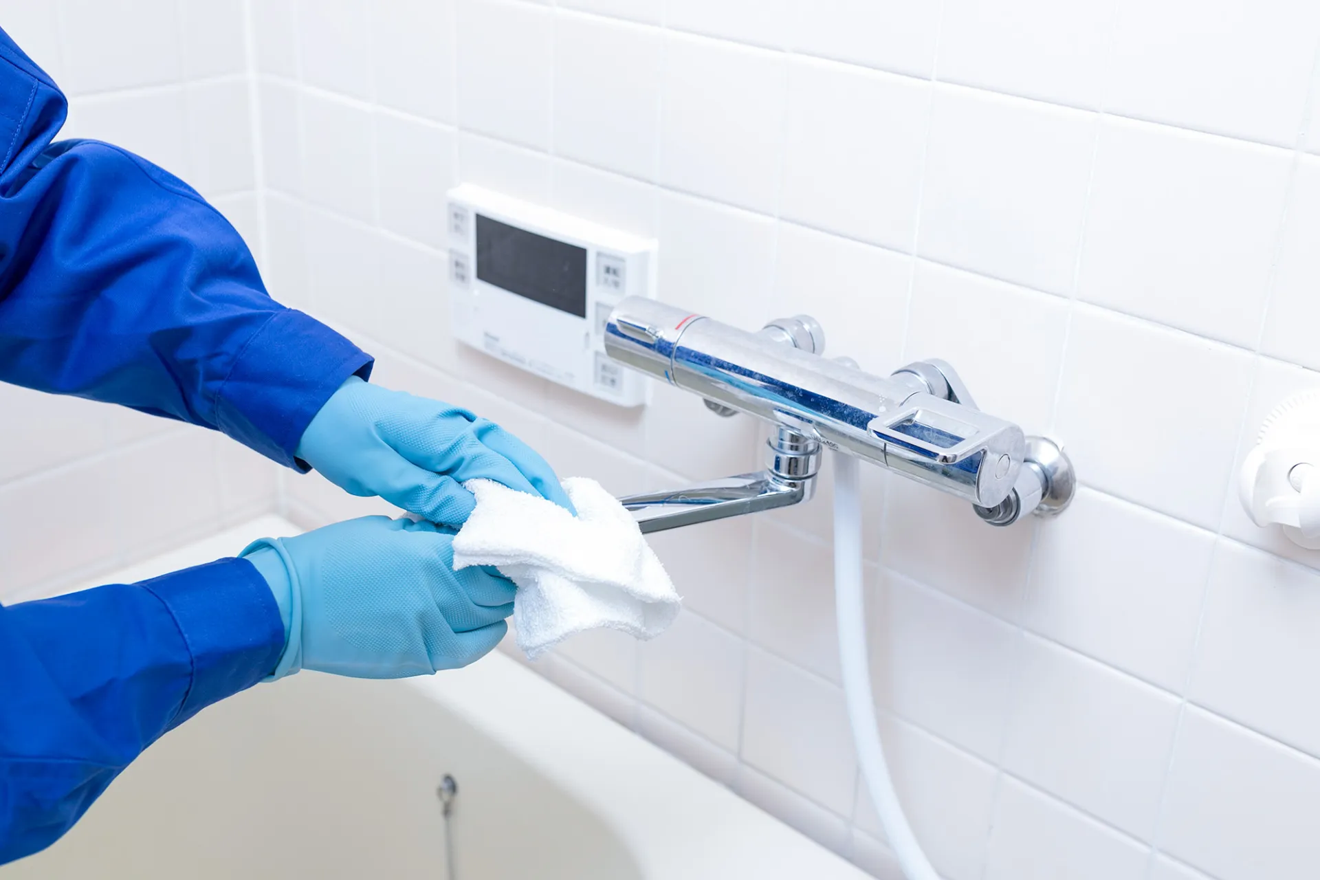 <div>素材を傷めない、プロならではの徹底洗浄</div>